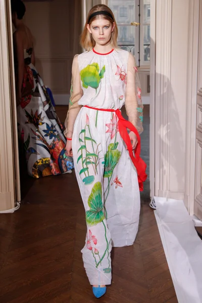 Look 17